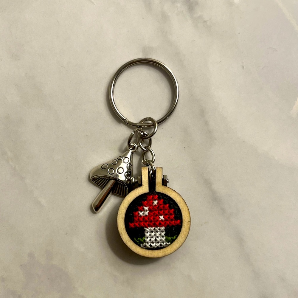 🍄 Handmade Mini Mushroom Keychain - Picture 3 of 4